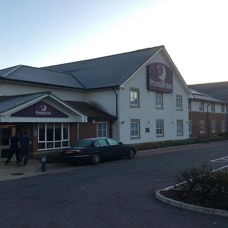 Premier Inn Peterborough North Exterior foto
