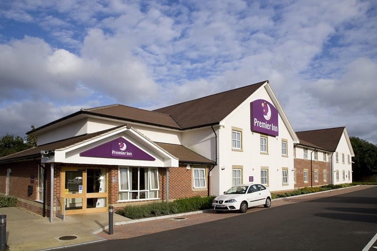 Premier Inn Peterborough North Exterior foto