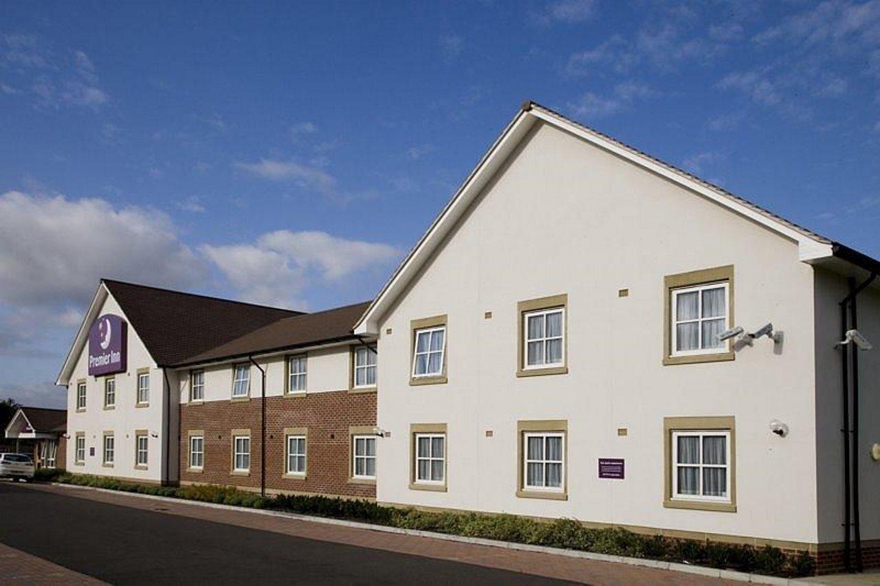 Premier Inn Peterborough North Exterior foto