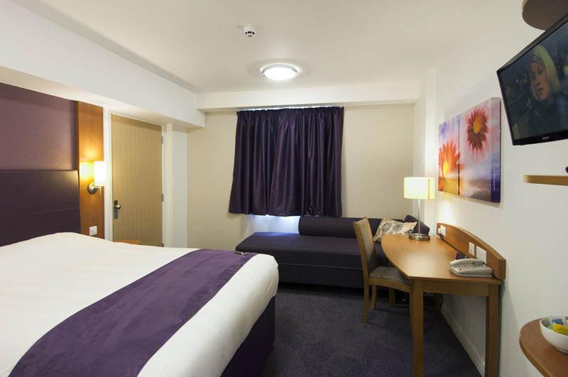 Premier Inn Peterborough North Exterior foto